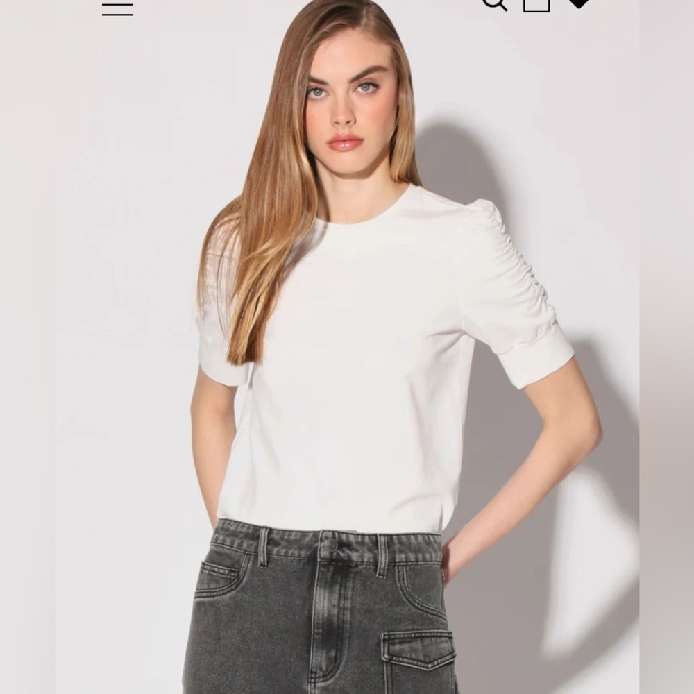 Walter Baker skippy white Puff Sleeve short sleeve tshirt basic size medium